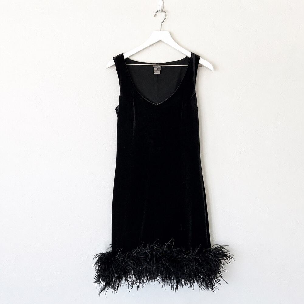 Muse Maggy London Black Velvet Feather Hem Cocktail Dress 8 Y2K Holiday Glam